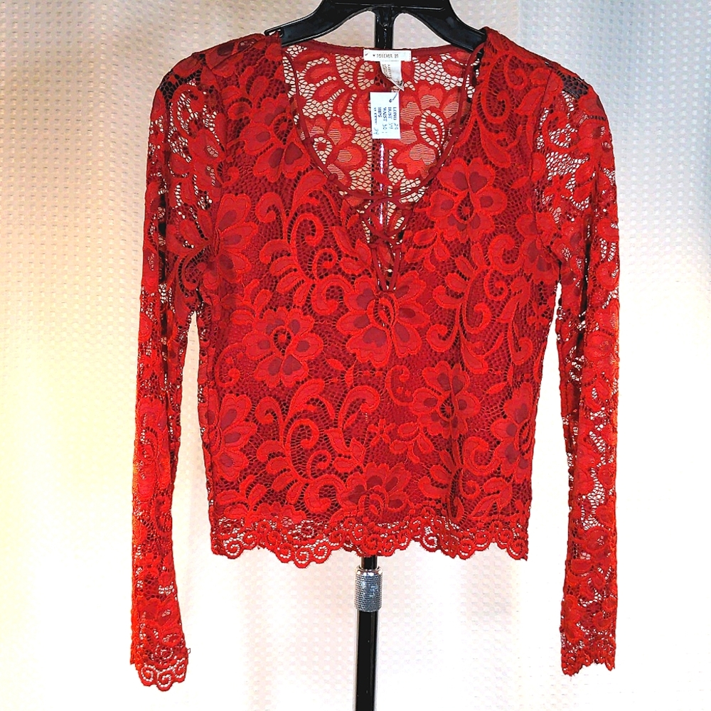 Forever 21 lace long sleeve v-neck blouse red M
